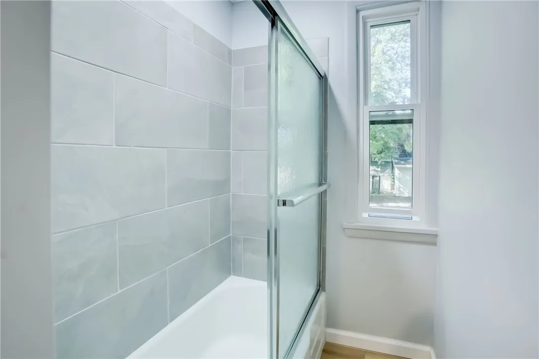 32 Birch Crescent 1, Rochester, New York 14607, Rochester, New York 14607, 2 Bedrooms Bedrooms, 6 Rooms Rooms,2 BathroomsBathrooms,Residential Lease,For Rent,32 Birch Crescent 1, Rochester, New York 14607,R1624914