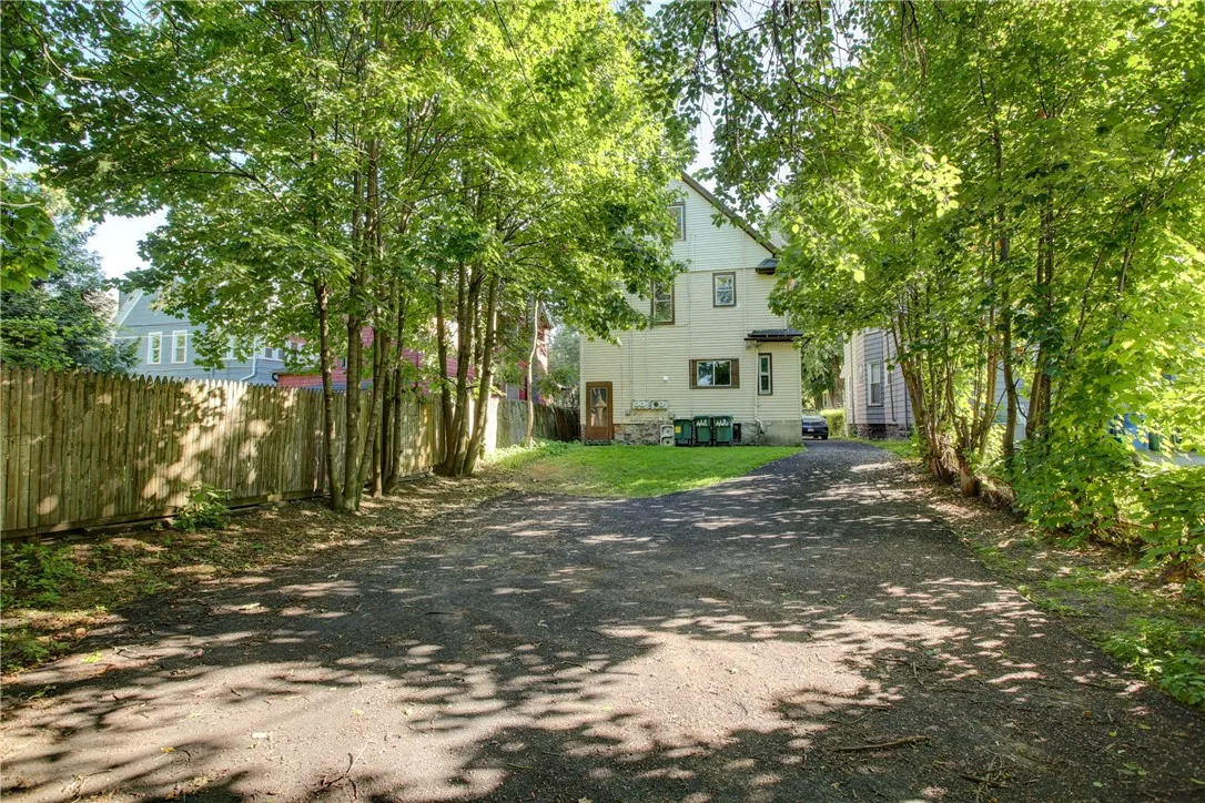 32 Birch Crescent 1, Rochester, New York 14607, Rochester, New York 14607, 2 Bedrooms Bedrooms, 6 Rooms Rooms,2 BathroomsBathrooms,Residential Lease,For Rent,32 Birch Crescent 1, Rochester, New York 14607,R1624914
