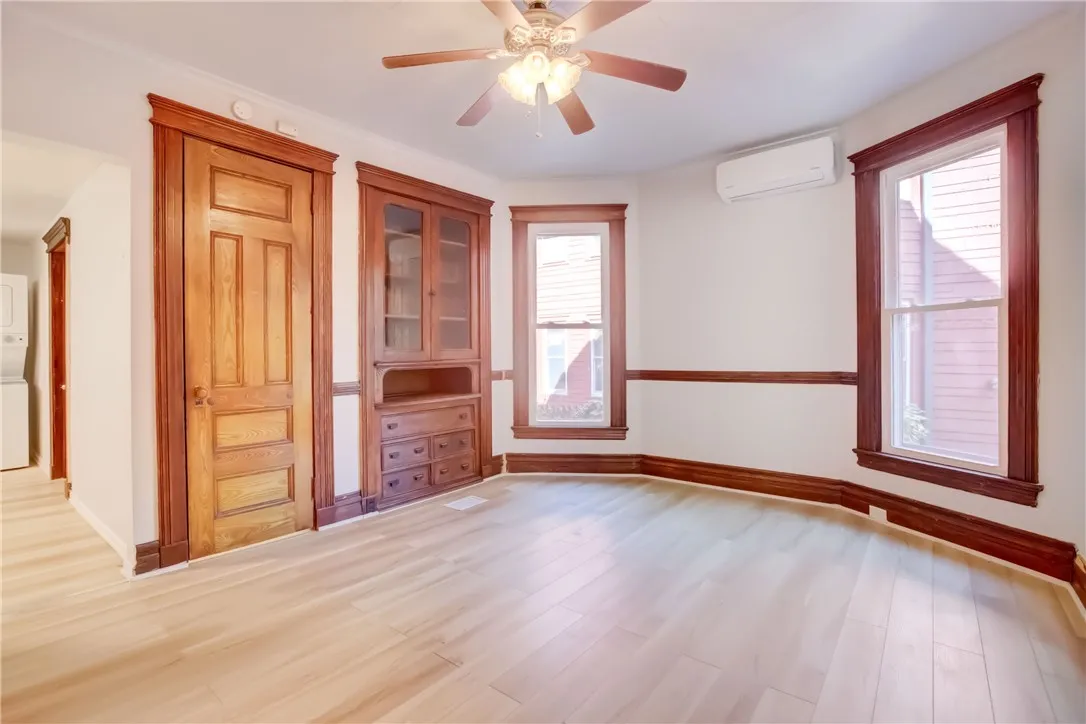 32 Birch Crescent 1, Rochester, New York 14607, Rochester, New York 14607, 2 Bedrooms Bedrooms, 6 Rooms Rooms,2 BathroomsBathrooms,Residential Lease,For Rent,32 Birch Crescent 1, Rochester, New York 14607,R1624914