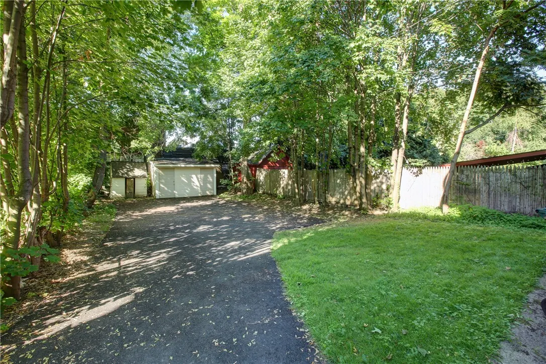32 Birch Crescent 1, Rochester, New York 14607, Rochester, New York 14607, 2 Bedrooms Bedrooms, 6 Rooms Rooms,2 BathroomsBathrooms,Residential Lease,For Rent,32 Birch Crescent 1, Rochester, New York 14607,R1624914