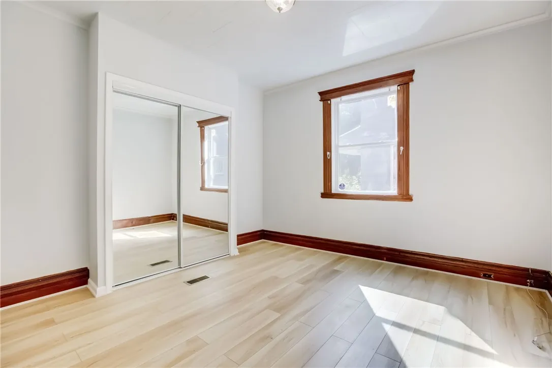 32 Birch Crescent 1, Rochester, New York 14607, Rochester, New York 14607, 2 Bedrooms Bedrooms, 6 Rooms Rooms,2 BathroomsBathrooms,Residential Lease,For Rent,32 Birch Crescent 1, Rochester, New York 14607,R1624914
