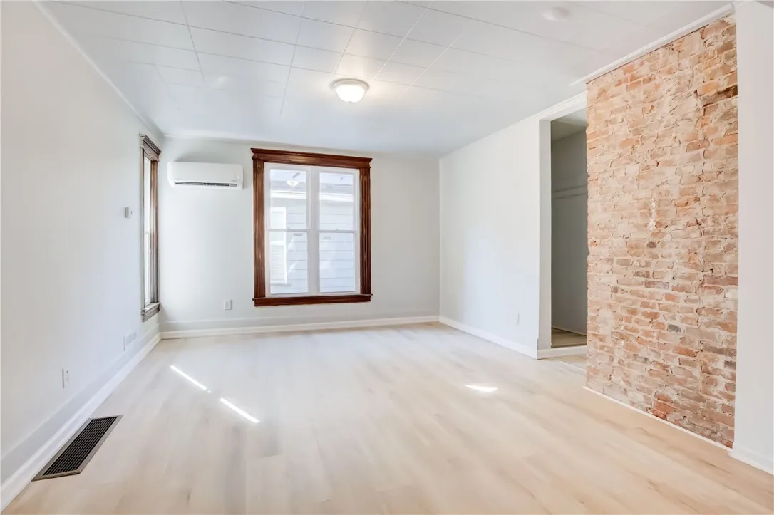 32 Birch Crescent 2, Rochester, New York 14607, Rochester, New York 14607, 1 Bedroom Bedrooms, 4 Rooms Rooms,1 BathroomBathrooms,Residential Lease,For Rent,32 Birch Crescent 2, Rochester, New York 14607,R1624929