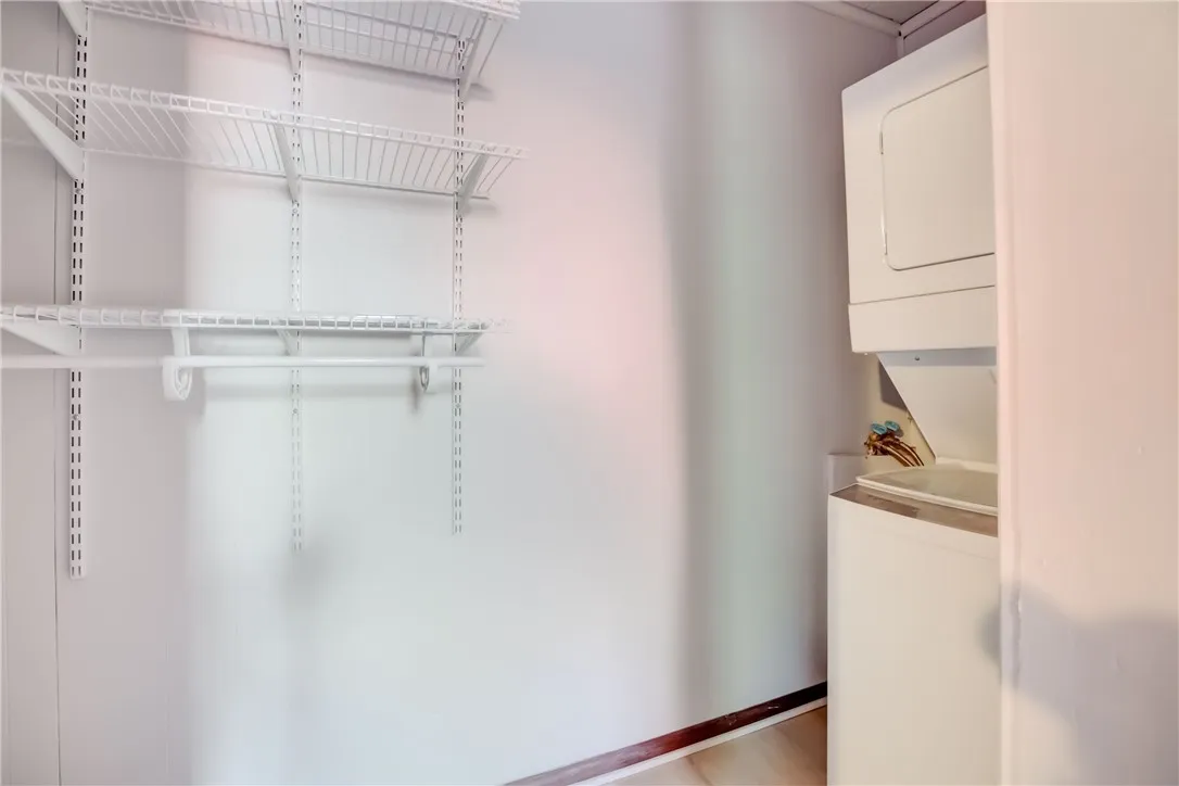 32 Birch Crescent 2, Rochester, New York 14607, Rochester, New York 14607, 1 Bedroom Bedrooms, 4 Rooms Rooms,1 BathroomBathrooms,Residential Lease,For Rent,32 Birch Crescent 2, Rochester, New York 14607,R1624929