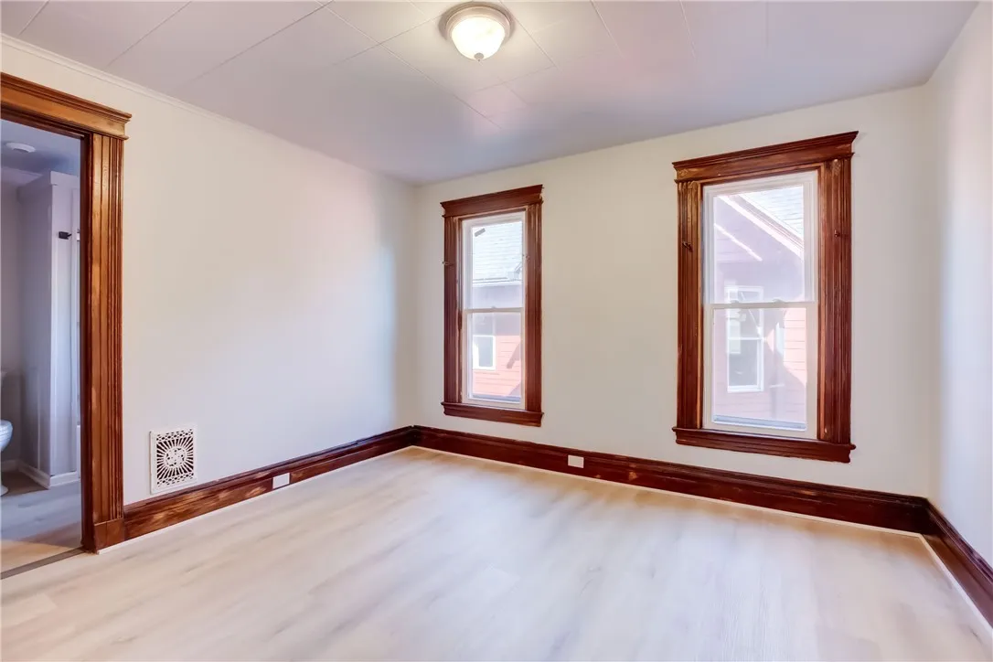 32 Birch Crescent 2, Rochester, New York 14607, Rochester, New York 14607, 1 Bedroom Bedrooms, 4 Rooms Rooms,1 BathroomBathrooms,Residential Lease,For Rent,32 Birch Crescent 2, Rochester, New York 14607,R1624929
