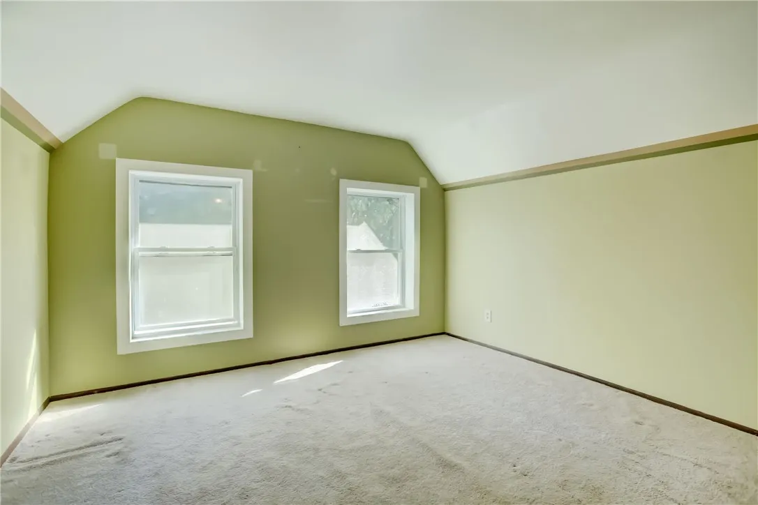 32 Birch Crescent 3, Rochester, New York 14607, Rochester, New York 14607, 2 Bedrooms Bedrooms, 5 Rooms Rooms,1 BathroomBathrooms,Residential Lease,For Rent,32 Birch Crescent 3, Rochester, New York 14607,R1624966