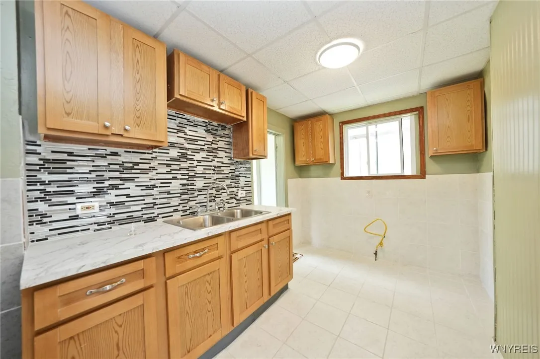 268 Hampshire Street, Buffalo, New York 14213, Buffalo, New York 14213, 3 Bedrooms Bedrooms, 12 Rooms Rooms,1 BathroomBathrooms,Residential,For Sale,268 Hampshire Street, Buffalo, New York 14213,B1624623