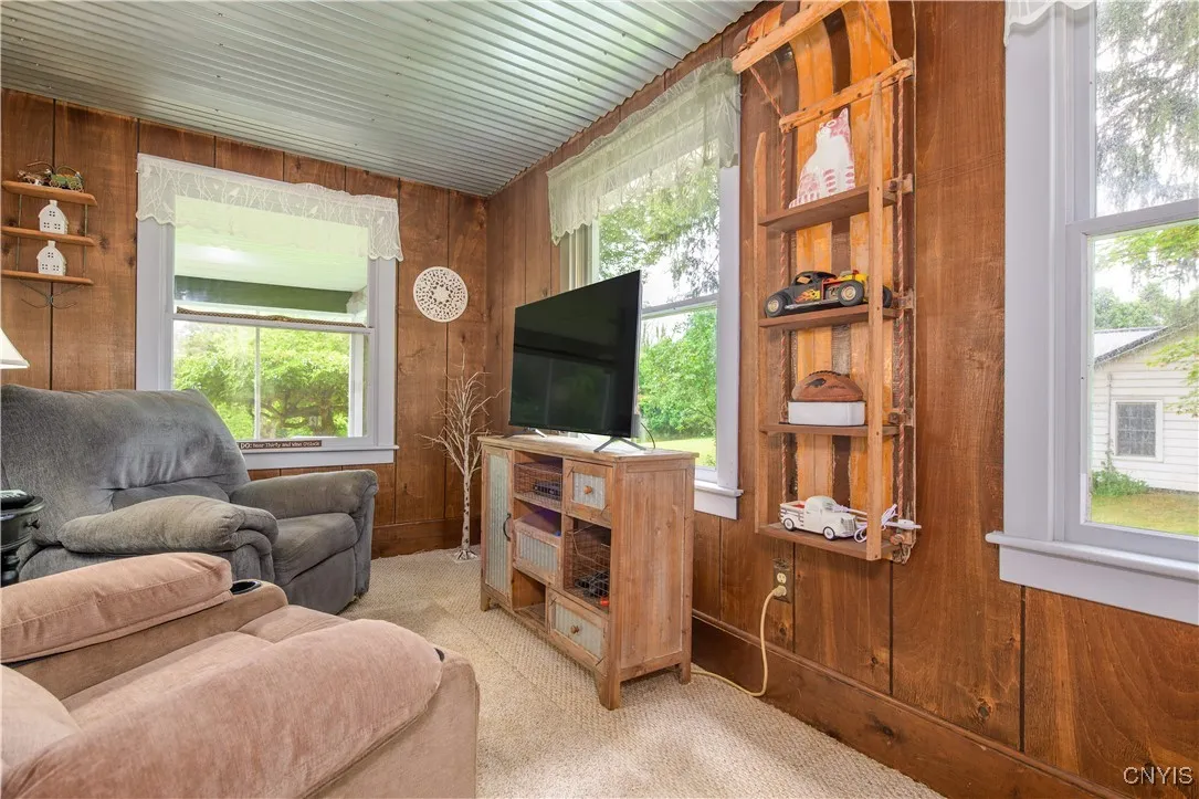 2004 State Route 48, Granby, New York 13069, Granby, New York 13069, 3 Bedrooms Bedrooms, 10 Rooms Rooms,2 BathroomsBathrooms,Residential,Closed,2004 State Route 48, Granby, New York 13069,0,S1624807