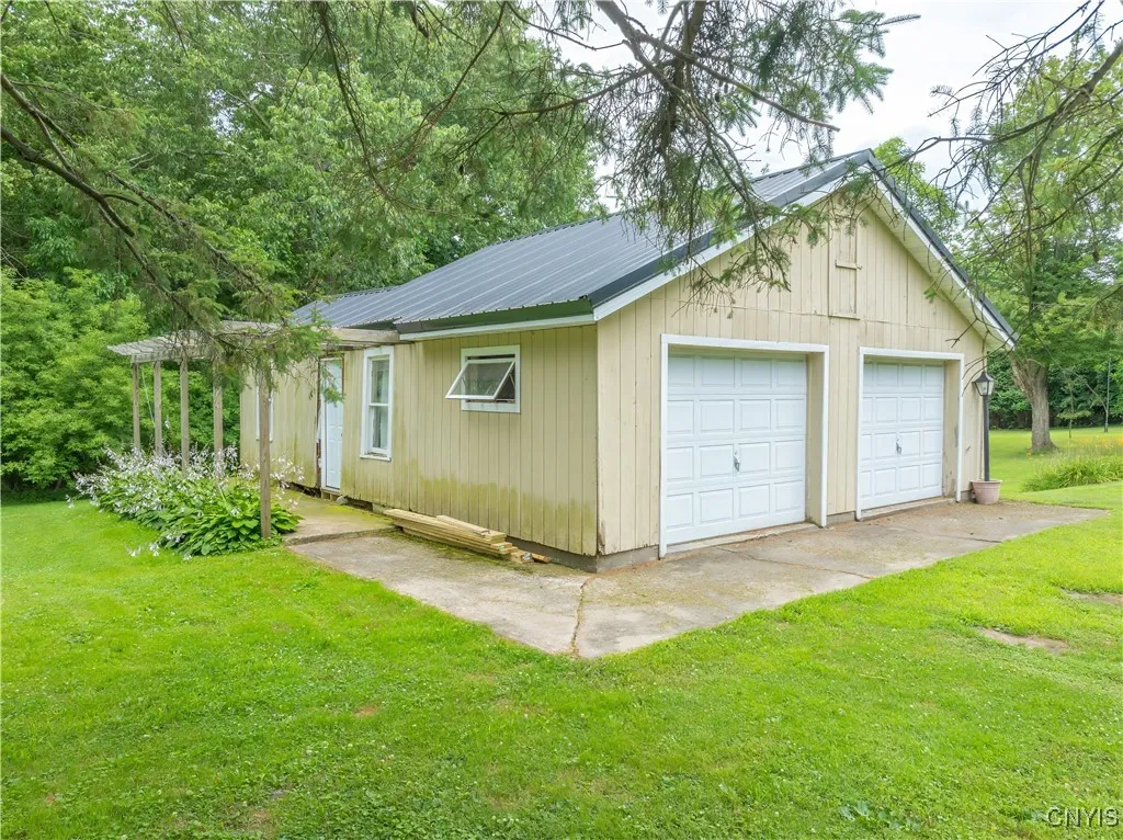 2004 State Route 48, Granby, New York 13069, Granby, New York 13069, 3 Bedrooms Bedrooms, 10 Rooms Rooms,2 BathroomsBathrooms,Residential,Closed,2004 State Route 48, Granby, New York 13069,0,S1624807