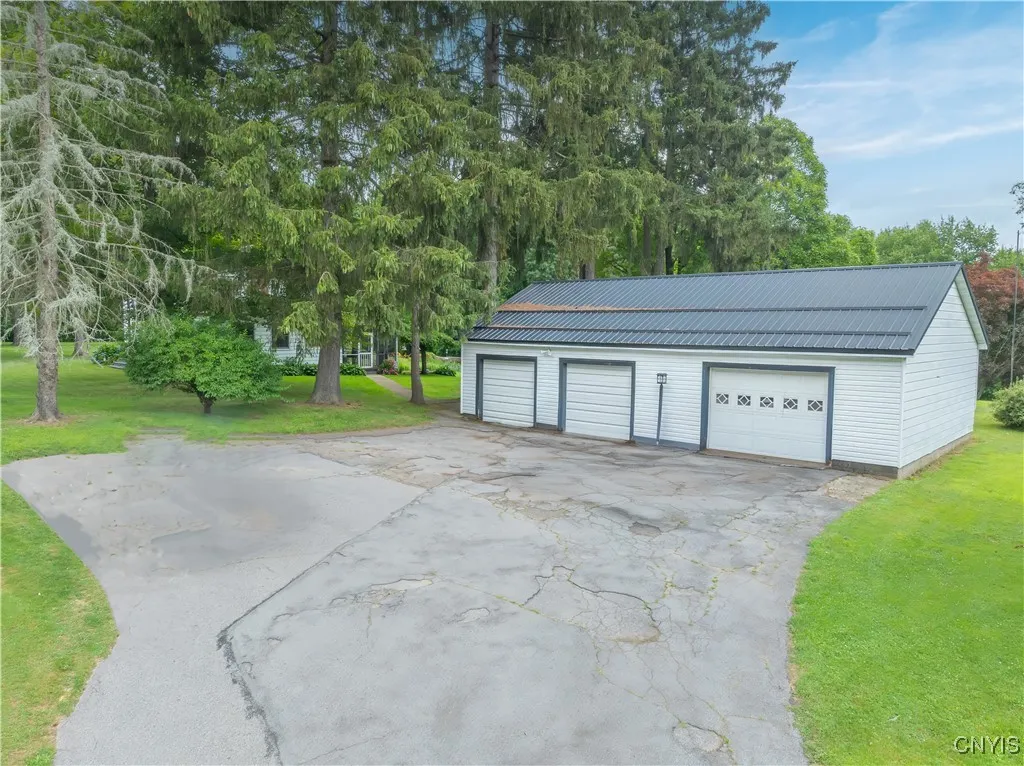 2004 State Route 48, Granby, New York 13069, Granby, New York 13069, 3 Bedrooms Bedrooms, 10 Rooms Rooms,2 BathroomsBathrooms,Residential,Closed,2004 State Route 48, Granby, New York 13069,0,S1624807