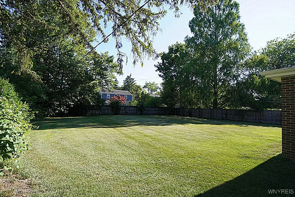 400 Hawthorne Place, Porter, New York 14174, Porter, New York 14174, 4 Bedrooms Bedrooms, 9 Rooms Rooms,2 BathroomsBathrooms,Residential,For Sale,400 Hawthorne Place, Porter, New York 14174,0,B1624864