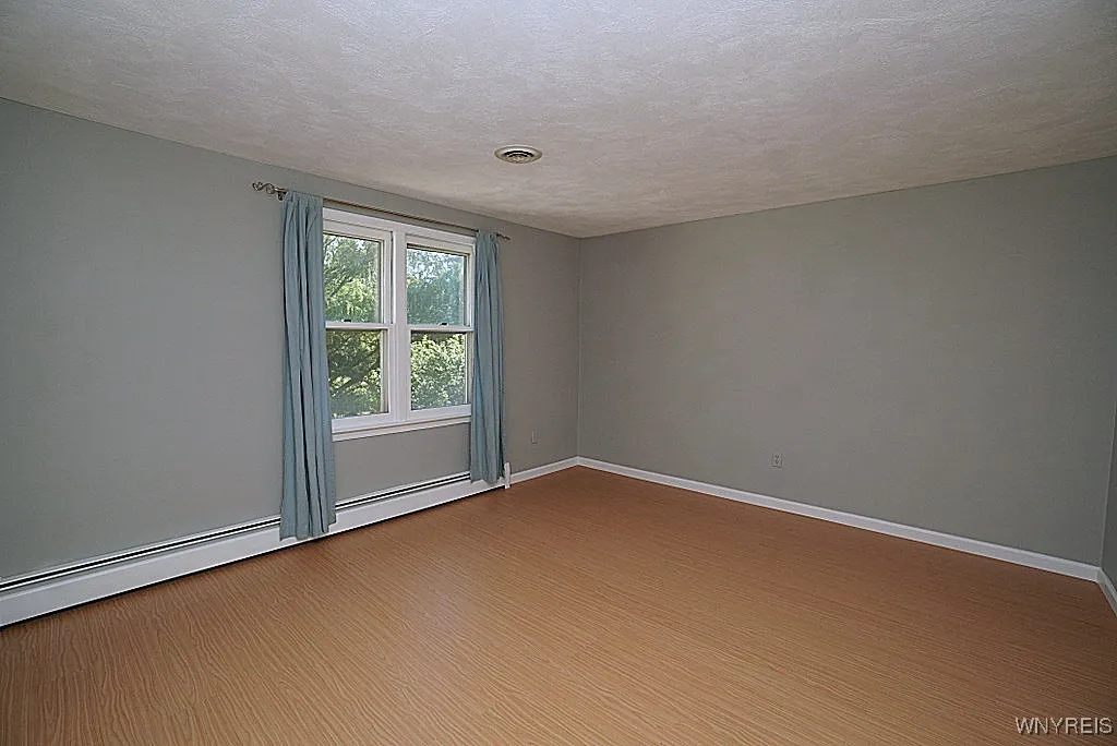 400 Hawthorne Place, Porter, New York 14174, Porter, New York 14174, 4 Bedrooms Bedrooms, 9 Rooms Rooms,2 BathroomsBathrooms,Residential,For Sale,400 Hawthorne Place, Porter, New York 14174,0,B1624864