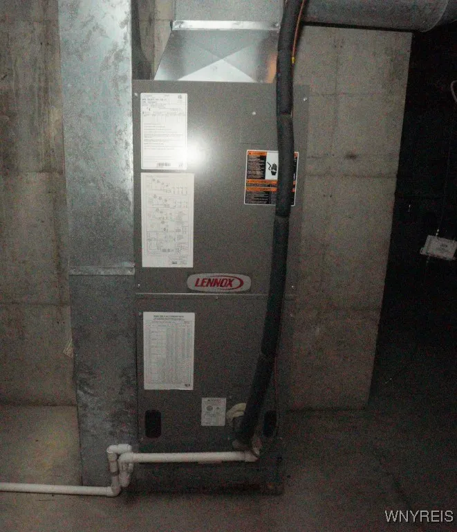 400 Hawthorne Place, Porter, New York 14174, Porter, New York 14174, 4 Bedrooms Bedrooms, 9 Rooms Rooms,2 BathroomsBathrooms,Residential,For Sale,400 Hawthorne Place, Porter, New York 14174,0,B1624864