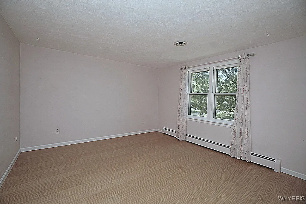 400 Hawthorne Place, Porter, New York 14174, Porter, New York 14174, 4 Bedrooms Bedrooms, 9 Rooms Rooms,2 BathroomsBathrooms,Residential,For Sale,400 Hawthorne Place, Porter, New York 14174,0,B1624864