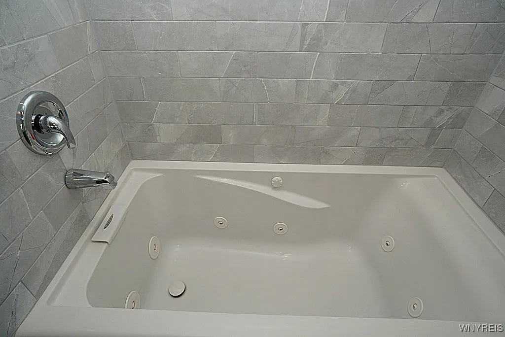 400 Hawthorne Place, Porter, New York 14174, Porter, New York 14174, 4 Bedrooms Bedrooms, 9 Rooms Rooms,2 BathroomsBathrooms,Residential,For Sale,400 Hawthorne Place, Porter, New York 14174,0,B1624864