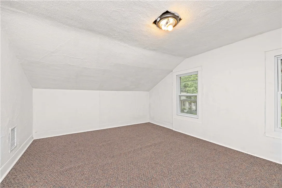 631 Smith Street, Rochester, New York 14606, Rochester, New York 14606, 3 Bedrooms Bedrooms, 6 Rooms Rooms,1 BathroomBathrooms,Residential,For Sale,631 Smith Street, Rochester, New York 14606,0,R1622729