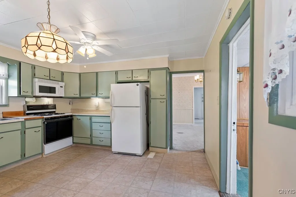 1625 Butternut Street, Syracuse, New York 13208, Syracuse, New York 13208, 4 Bedrooms Bedrooms, 6 Rooms Rooms,2 BathroomsBathrooms,Residential,Closed,1625 Butternut Street, Syracuse, New York 13208,0,S1624678