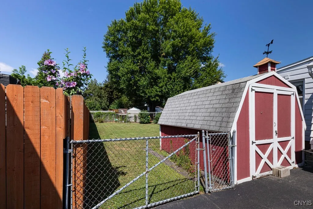 1625 Butternut Street, Syracuse, New York 13208, Syracuse, New York 13208, 4 Bedrooms Bedrooms, 6 Rooms Rooms,2 BathroomsBathrooms,Residential,Closed,1625 Butternut Street, Syracuse, New York 13208,0,S1624678