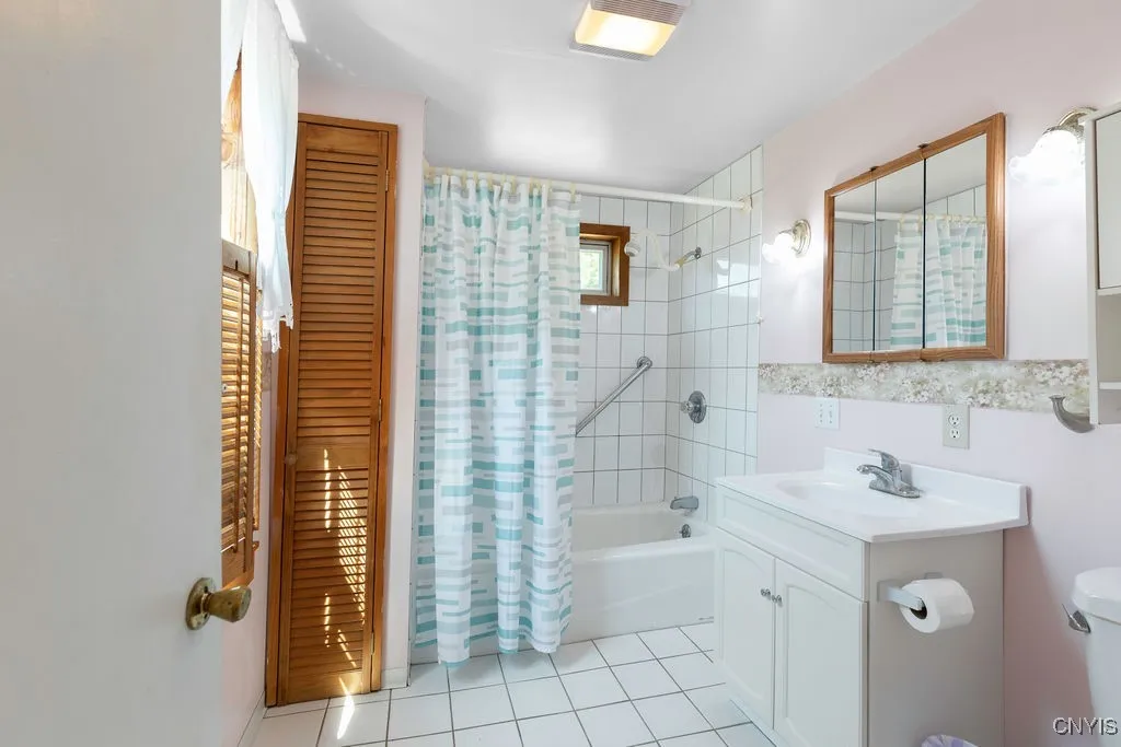 1625 Butternut Street, Syracuse, New York 13208, Syracuse, New York 13208, 4 Bedrooms Bedrooms, 6 Rooms Rooms,2 BathroomsBathrooms,Residential,Closed,1625 Butternut Street, Syracuse, New York 13208,0,S1624678