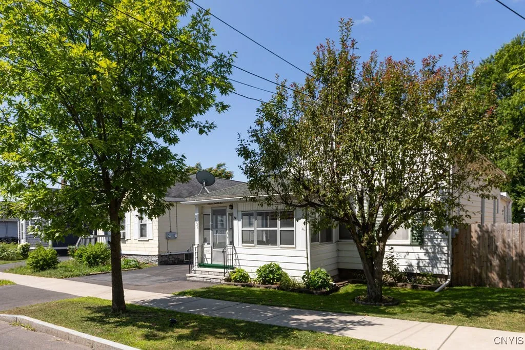 1625 Butternut Street, Syracuse, New York 13208, Syracuse, New York 13208, 4 Bedrooms Bedrooms, 6 Rooms Rooms,2 BathroomsBathrooms,Residential,Closed,1625 Butternut Street, Syracuse, New York 13208,0,S1624678