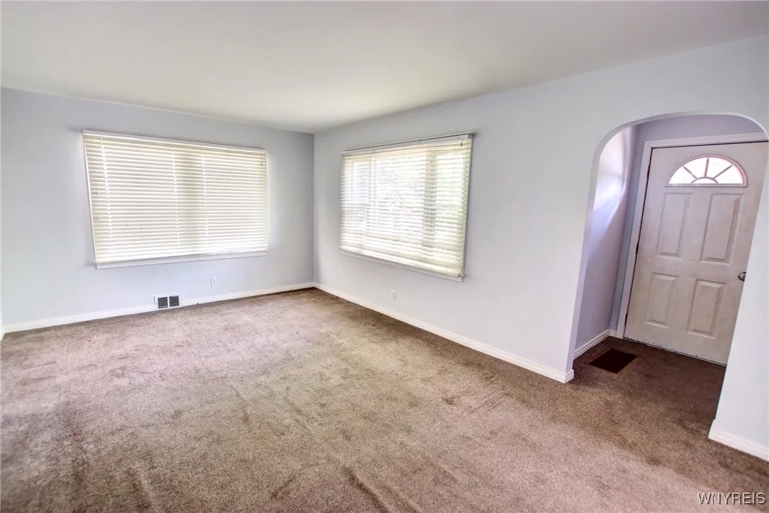 5390 Bayview Road, Hamburg, New York 14075, Hamburg, New York 14075, 4 Bedrooms Bedrooms, 7 Rooms Rooms,1 BathroomBathrooms,Residential,For Sale,5390 Bayview Road, Hamburg, New York 14075,B1624889