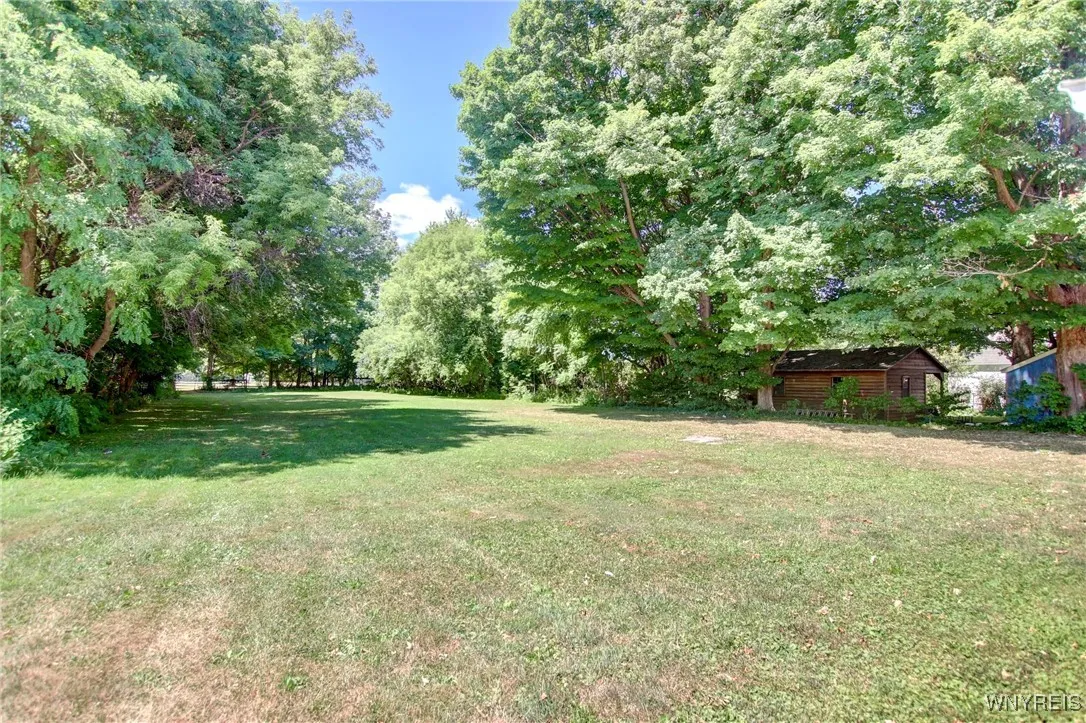 5390 Bayview Road, Hamburg, New York 14075, Hamburg, New York 14075, 4 Bedrooms Bedrooms, 7 Rooms Rooms,1 BathroomBathrooms,Residential,For Sale,5390 Bayview Road, Hamburg, New York 14075,B1624889
