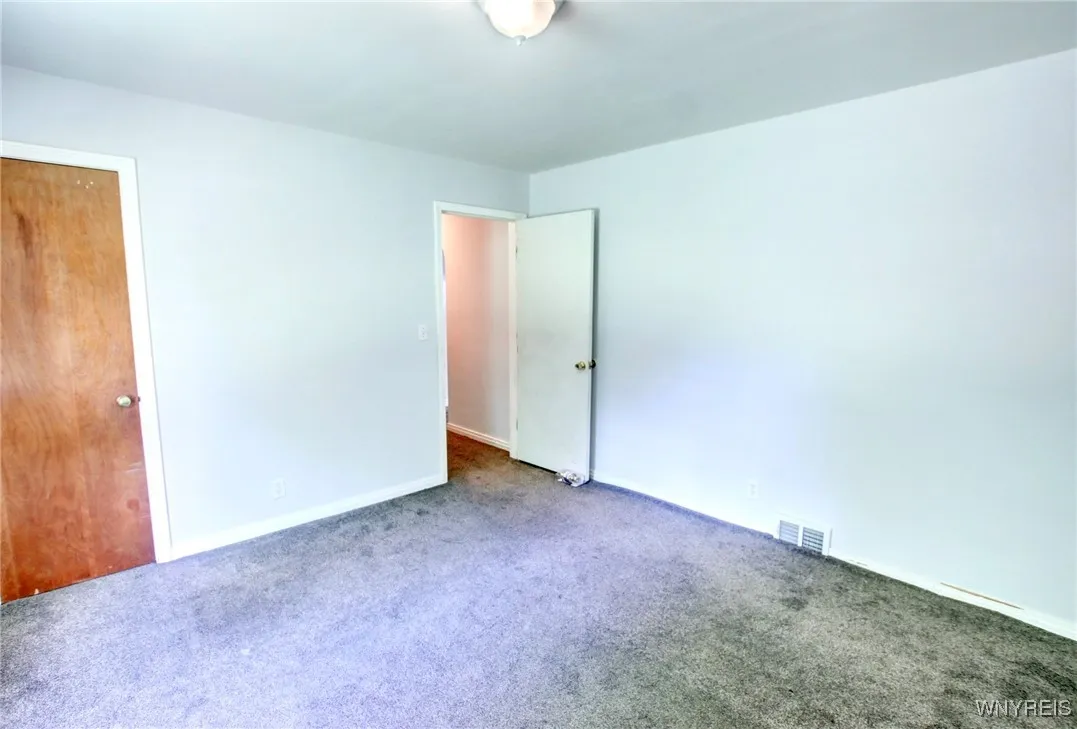 5390 Bayview Road, Hamburg, New York 14075, Hamburg, New York 14075, 4 Bedrooms Bedrooms, 7 Rooms Rooms,1 BathroomBathrooms,Residential,For Sale,5390 Bayview Road, Hamburg, New York 14075,B1624889