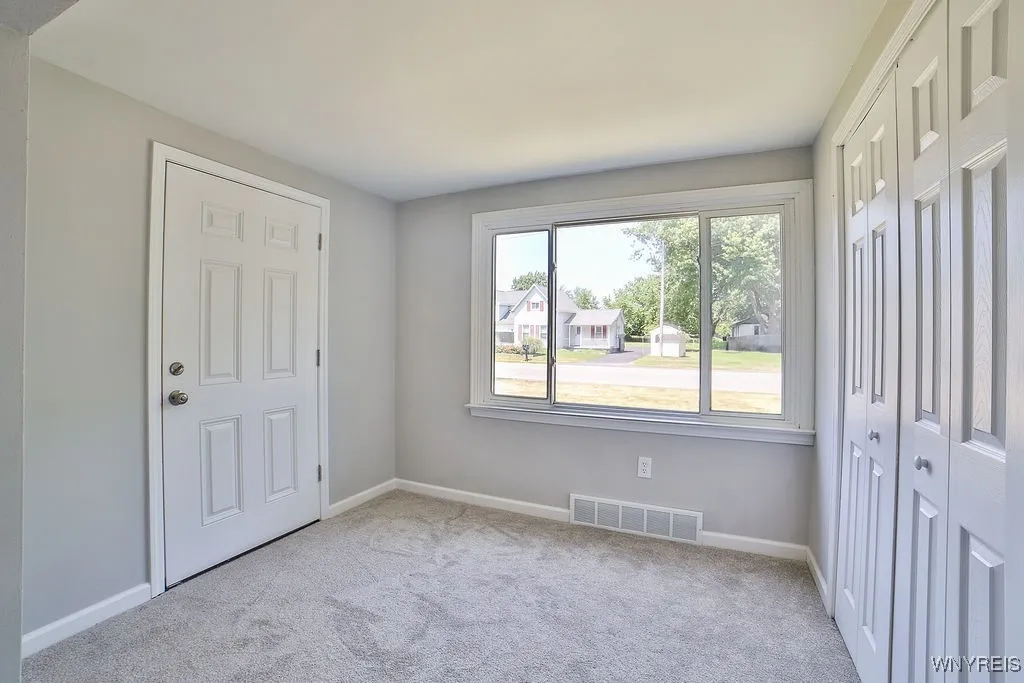 5305 Lake Avenue, Orchard Park, New York 14127, Orchard Park, New York 14127, 4 Bedrooms Bedrooms, 7 Rooms Rooms,1 BathroomBathrooms,Residential,For Sale,5305 Lake Avenue, Orchard Park, New York 14127,B1625097