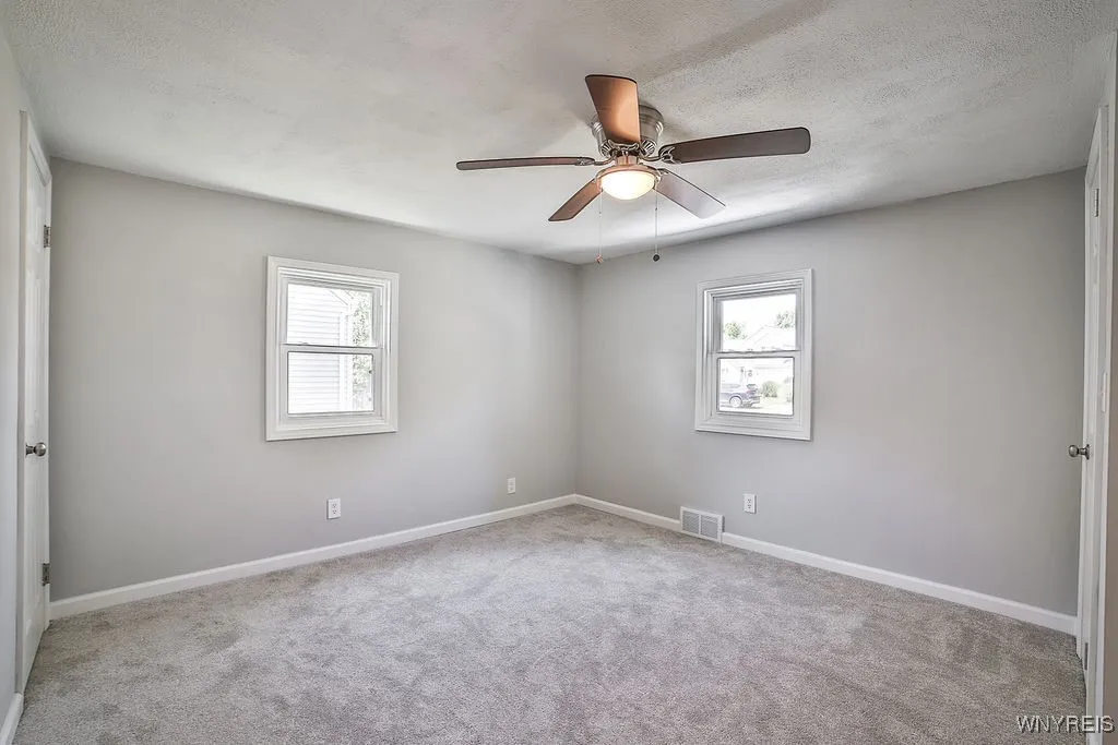 5305 Lake Avenue, Orchard Park, New York 14127, Orchard Park, New York 14127, 4 Bedrooms Bedrooms, 7 Rooms Rooms,1 BathroomBathrooms,Residential,For Sale,5305 Lake Avenue, Orchard Park, New York 14127,B1625097