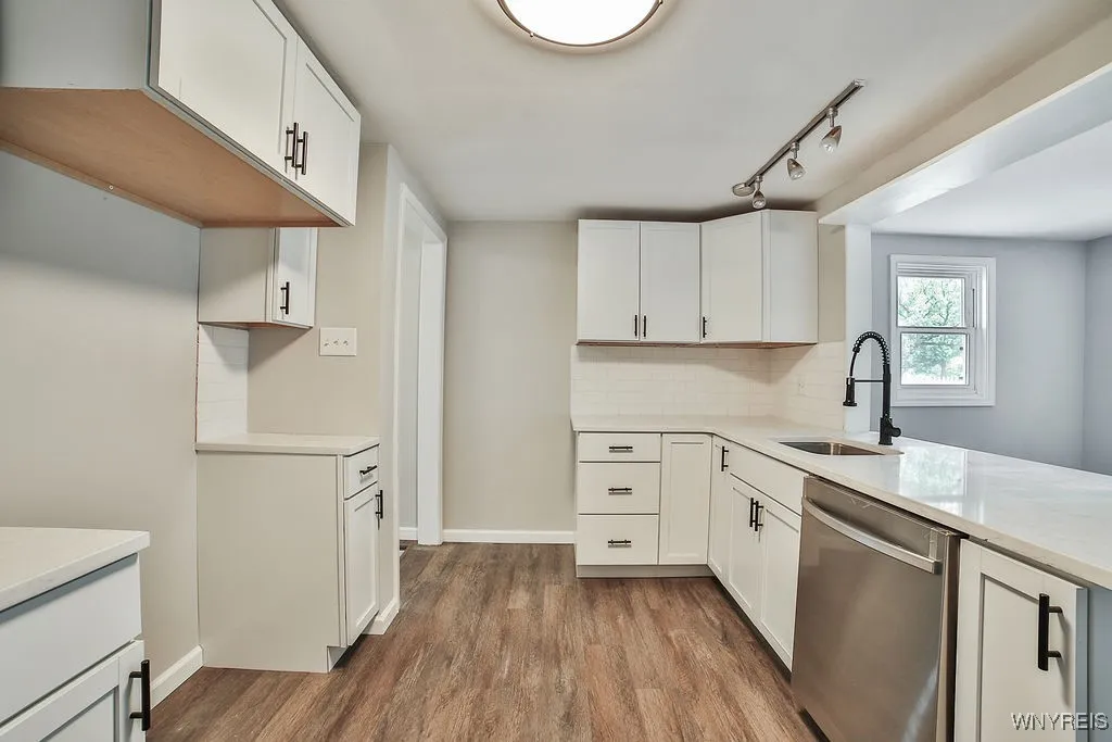 5305 Lake Avenue, Orchard Park, New York 14127, Orchard Park, New York 14127, 4 Bedrooms Bedrooms, 7 Rooms Rooms,1 BathroomBathrooms,Residential,For Sale,5305 Lake Avenue, Orchard Park, New York 14127,B1625097