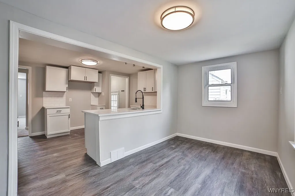 5305 Lake Avenue, Orchard Park, New York 14127, Orchard Park, New York 14127, 4 Bedrooms Bedrooms, 7 Rooms Rooms,1 BathroomBathrooms,Residential,For Sale,5305 Lake Avenue, Orchard Park, New York 14127,B1625097