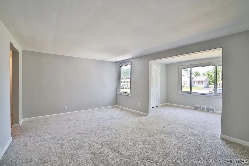 5305 Lake Avenue, Orchard Park, New York 14127, Orchard Park, New York 14127, 4 Bedrooms Bedrooms, 7 Rooms Rooms,1 BathroomBathrooms,Residential,For Sale,5305 Lake Avenue, Orchard Park, New York 14127,B1625097