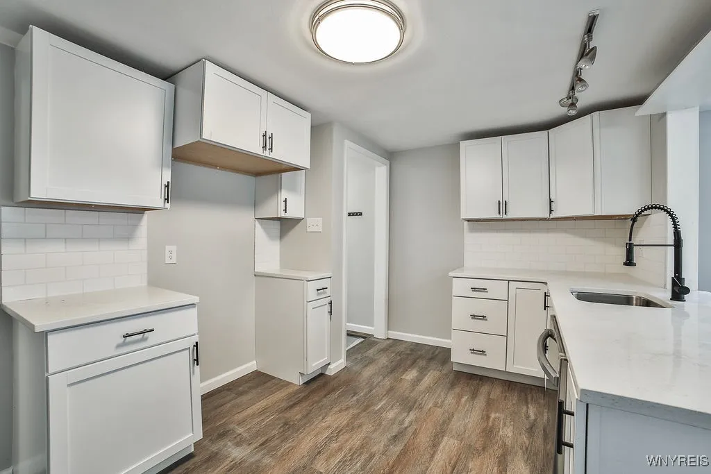 5305 Lake Avenue, Orchard Park, New York 14127, Orchard Park, New York 14127, 4 Bedrooms Bedrooms, 7 Rooms Rooms,1 BathroomBathrooms,Residential,For Sale,5305 Lake Avenue, Orchard Park, New York 14127,B1625097