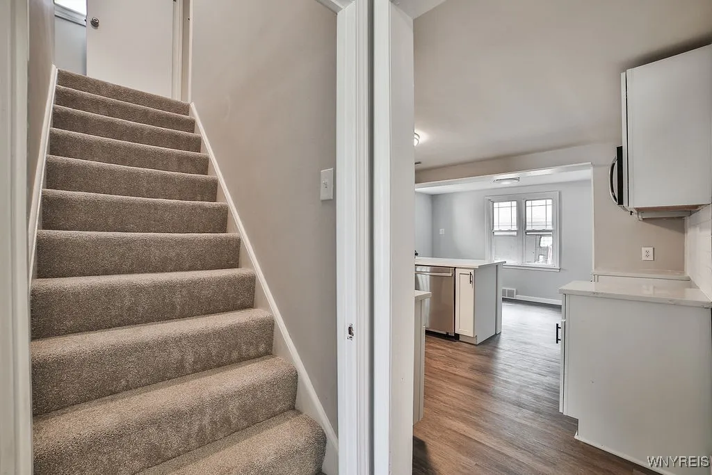 5305 Lake Avenue, Orchard Park, New York 14127, Orchard Park, New York 14127, 4 Bedrooms Bedrooms, 7 Rooms Rooms,1 BathroomBathrooms,Residential,For Sale,5305 Lake Avenue, Orchard Park, New York 14127,B1625097