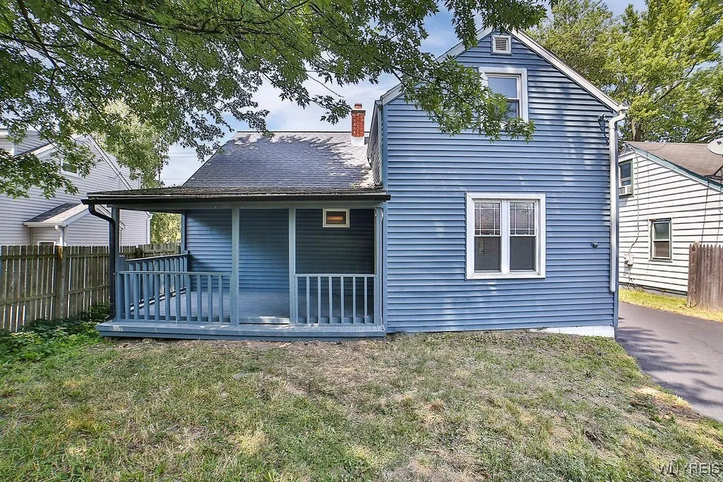 5305 Lake Avenue, Orchard Park, New York 14127, Orchard Park, New York 14127, 4 Bedrooms Bedrooms, 7 Rooms Rooms,1 BathroomBathrooms,Residential,For Sale,5305 Lake Avenue, Orchard Park, New York 14127,B1625097