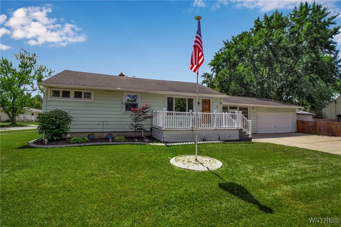 10 Coshway Place, Tonawanda, New York 14150, Tonawanda, New York 14150, 3 Bedrooms Bedrooms, 7 Rooms Rooms,1 BathroomBathrooms,Residential,For Sale,10 Coshway Place, Tonawanda, New York 14150,B1624789