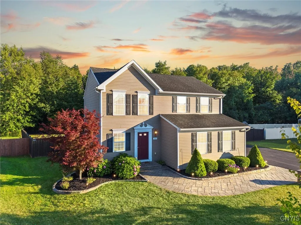 143 Shetland Place, Camillus, New York 13164, Camillus, New York 13164, 4 Bedrooms Bedrooms, 8 Rooms Rooms,2 BathroomsBathrooms,Residential,Closed,143 Shetland Place, Camillus, New York 13164,0,S1624559