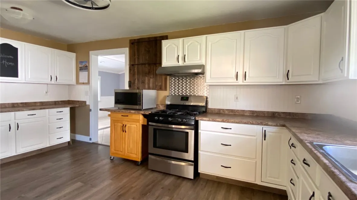 10 Porter Street, Prattsburgh, New York 14873, Prattsburgh, New York 14873, 4 Bedrooms Bedrooms, 9 Rooms Rooms,2 BathroomsBathrooms,Residential,For Sale,10 Porter Street, Prattsburgh, New York 14873,0,R1624888