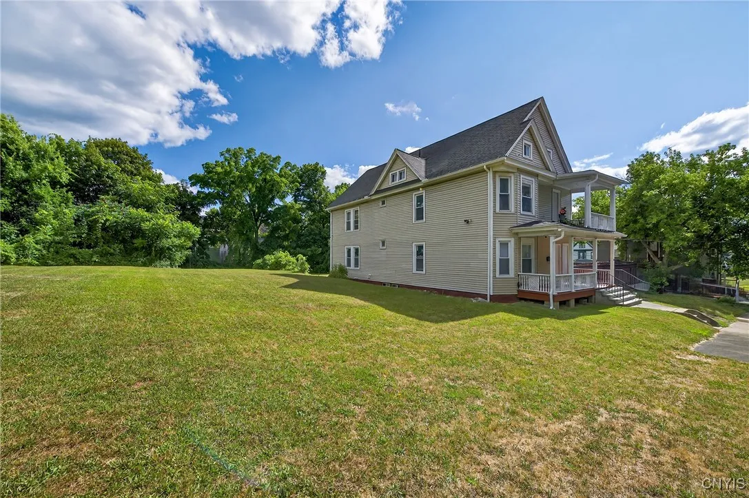 114 Garfield Place, Syracuse, New York 13205, Syracuse, New York 13205, 6 Bedrooms Bedrooms, ,2 BathroomsBathrooms,Residential,Closed,114 Garfield Place, Syracuse, New York 13205,0,S1624444