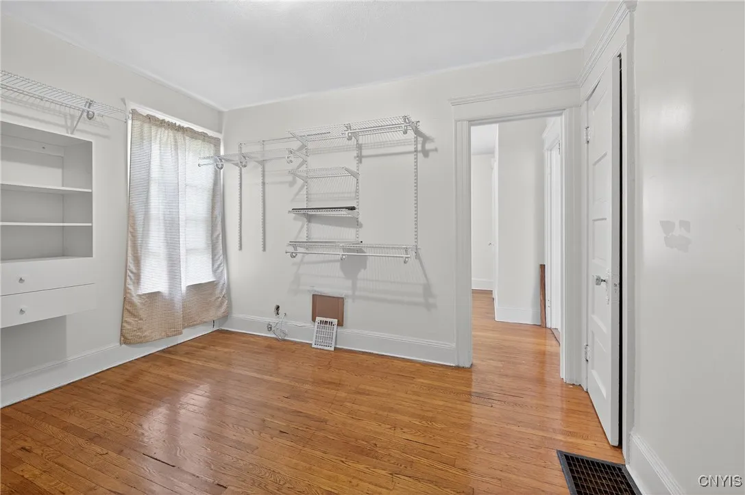 114 Garfield Place, Syracuse, New York 13205, Syracuse, New York 13205, 6 Bedrooms Bedrooms, ,2 BathroomsBathrooms,Residential,Closed,114 Garfield Place, Syracuse, New York 13205,0,S1624444