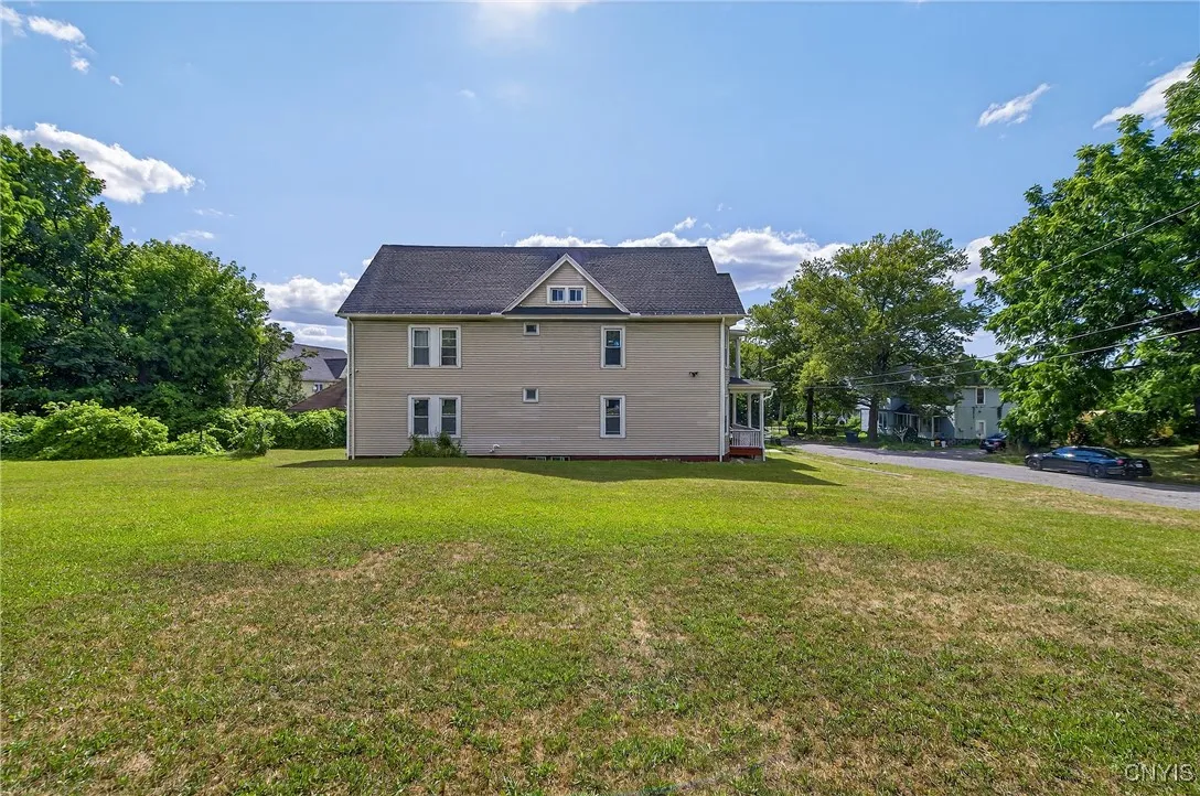 114 Garfield Place, Syracuse, New York 13205, Syracuse, New York 13205, 6 Bedrooms Bedrooms, ,2 BathroomsBathrooms,Residential,Closed,114 Garfield Place, Syracuse, New York 13205,0,S1624444