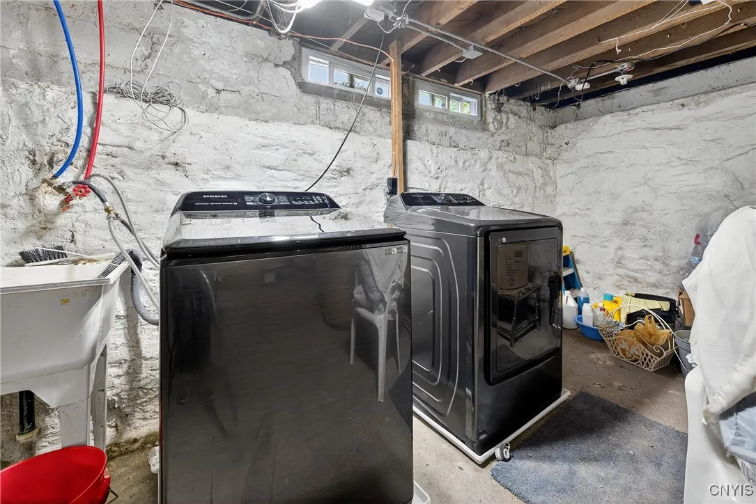 114 Garfield Place, Syracuse, New York 13205, Syracuse, New York 13205, 6 Bedrooms Bedrooms, ,2 BathroomsBathrooms,Residential,Closed,114 Garfield Place, Syracuse, New York 13205,0,S1624444