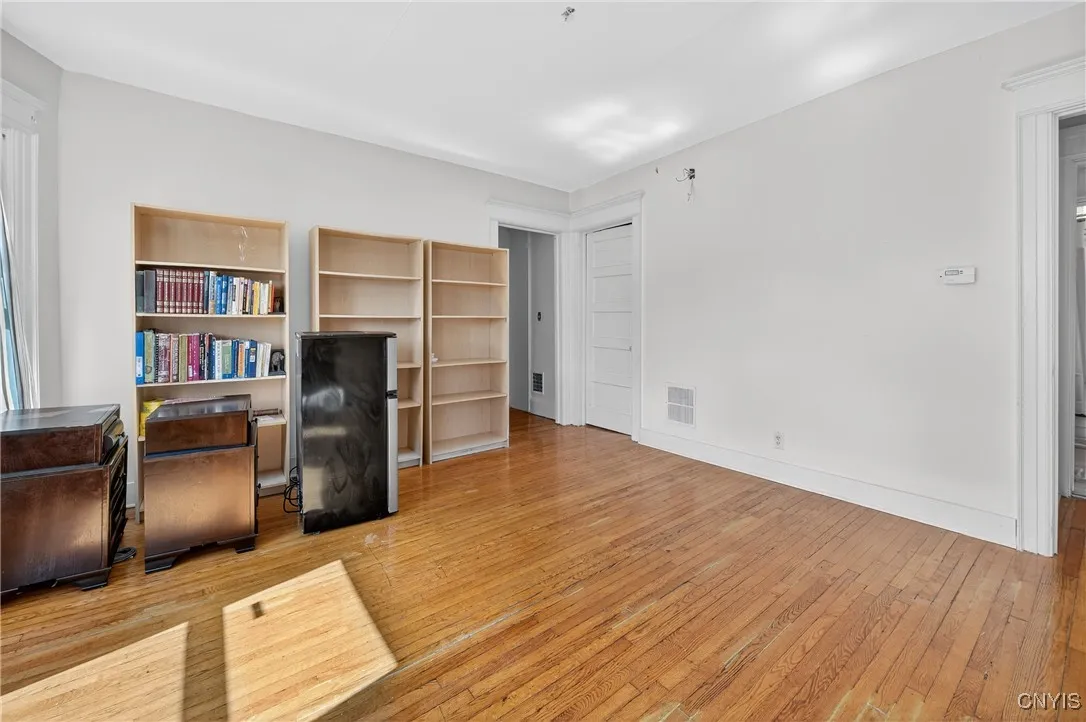 114 Garfield Place, Syracuse, New York 13205, Syracuse, New York 13205, 6 Bedrooms Bedrooms, ,2 BathroomsBathrooms,Residential,Closed,114 Garfield Place, Syracuse, New York 13205,0,S1624444