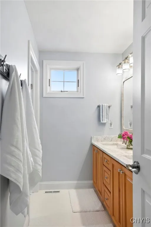 3981 Aquinnah Heights, Marcellus, New York 13108, Marcellus, New York 13108, 5 Bedrooms Bedrooms, 17 Rooms Rooms,4 BathroomsBathrooms,Residential,Closed,3981 Aquinnah Heights, Marcellus, New York 13108,0,S1624766