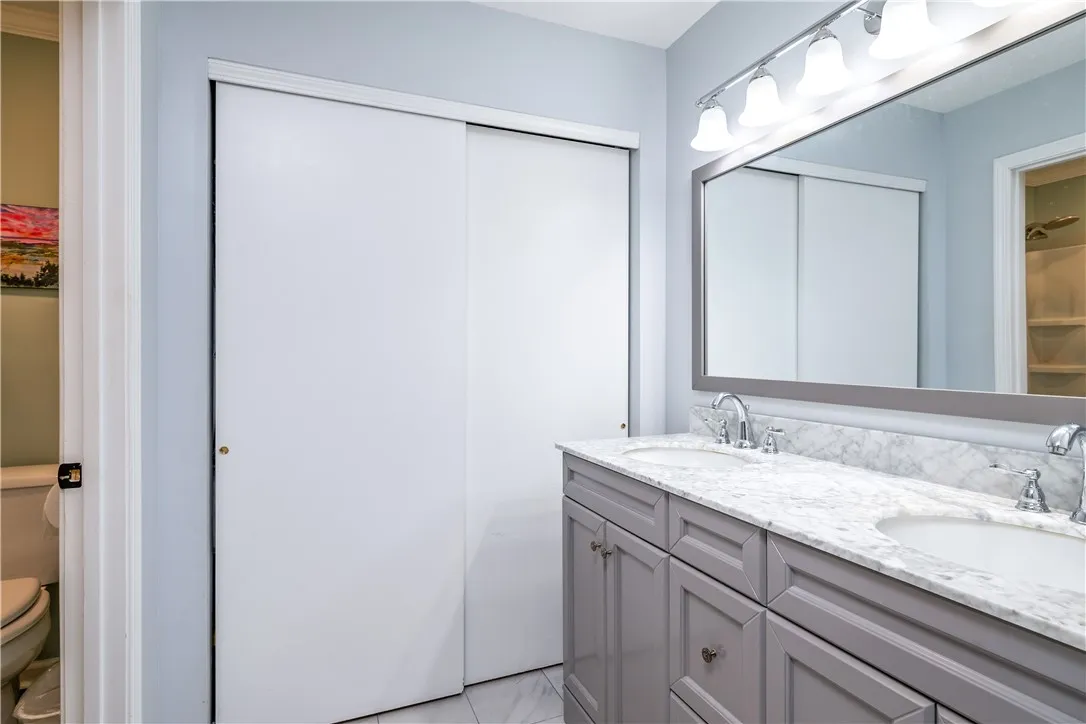 Primary Suite Bathroom