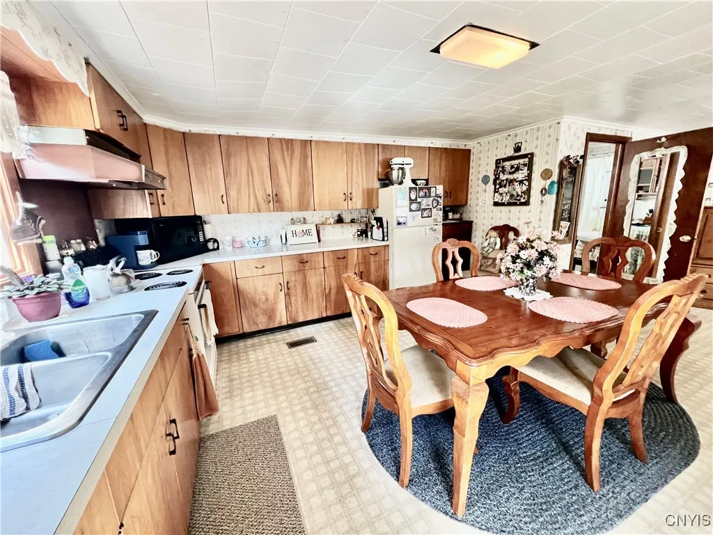 54 Varick Street, Oswego, New York 13126, Oswego, New York 13126, 2 Bedrooms Bedrooms, 10 Rooms Rooms,1 BathroomBathrooms,Residential,Closed,54 Varick Street, Oswego, New York 13126,0,S1625158
