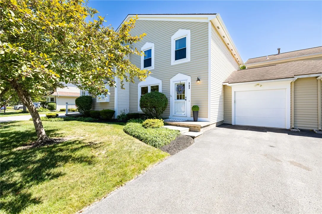 243 Deerhurst Ln, Webster, New York 14580, Webster, New York 14580, 2 Bedrooms Bedrooms, 5 Rooms Rooms,1 BathroomBathrooms,Residential,Closed,243 Deerhurst Ln, Webster, New York 14580,0,R1624405