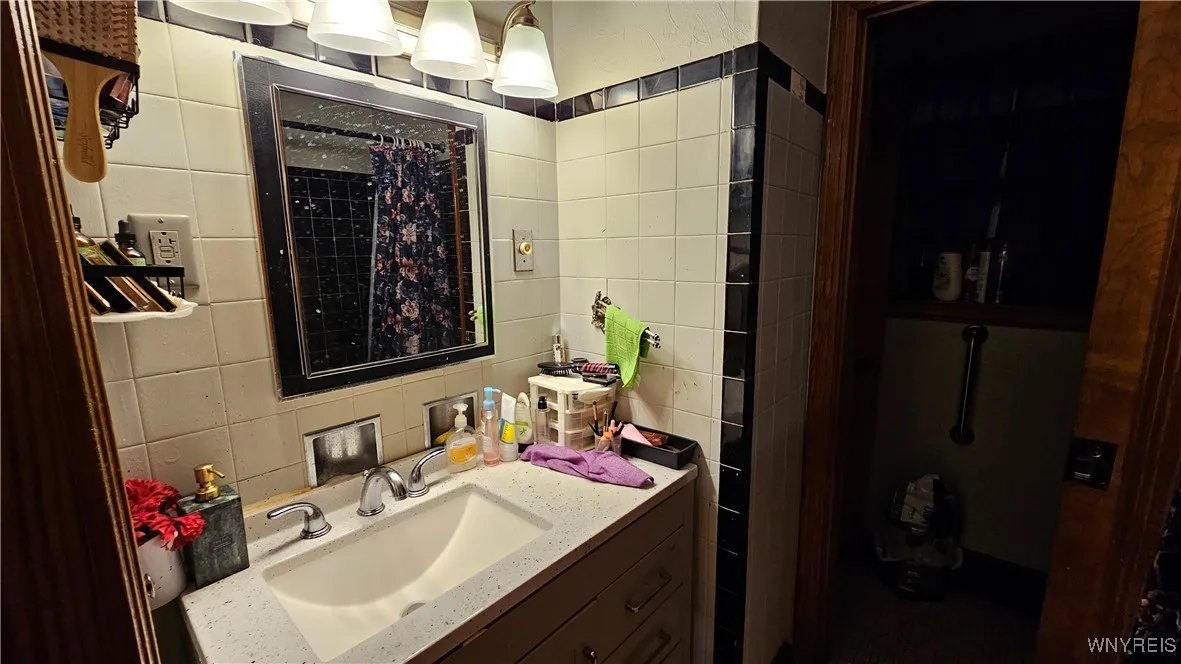 60 Herbert Avenue, Cheektowaga, New York 14225, Cheektowaga, New York 14225, 3 Bedrooms Bedrooms, 6 Rooms Rooms,1 BathroomBathrooms,Residential,For Sale,60 Herbert Avenue, Cheektowaga, New York 14225,B1624706
