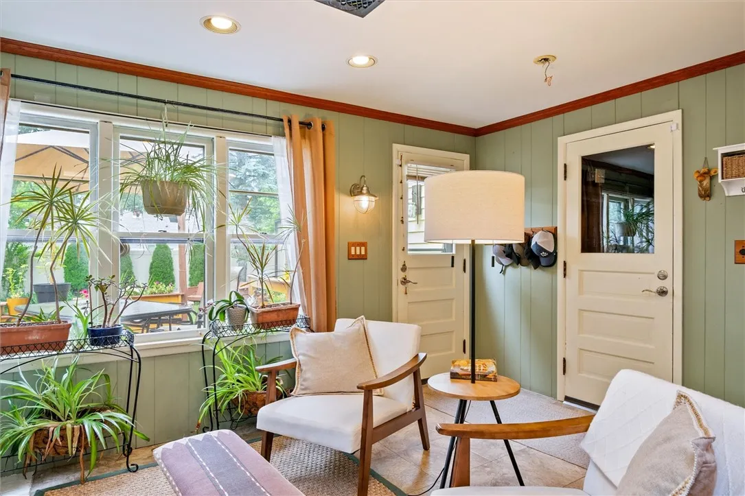 30 Lanark Crescent, Rochester, New York 14609, Rochester, New York 14609, 5 Bedrooms Bedrooms, 8 Rooms Rooms,2 BathroomsBathrooms,Residential,For Sale,30 Lanark Crescent, Rochester, New York 14609,R1624193