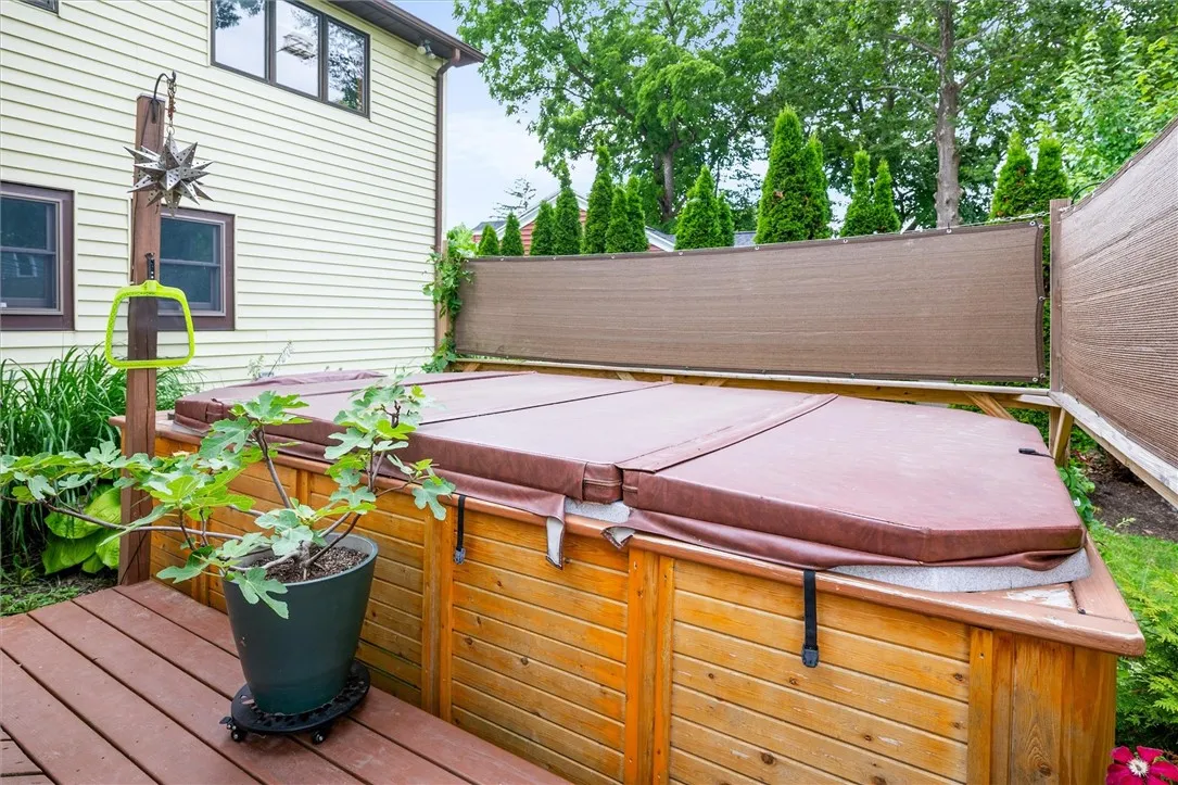 30 Lanark Crescent, Rochester, New York 14609, Rochester, New York 14609, 5 Bedrooms Bedrooms, 8 Rooms Rooms,2 BathroomsBathrooms,Residential,For Sale,30 Lanark Crescent, Rochester, New York 14609,R1624193