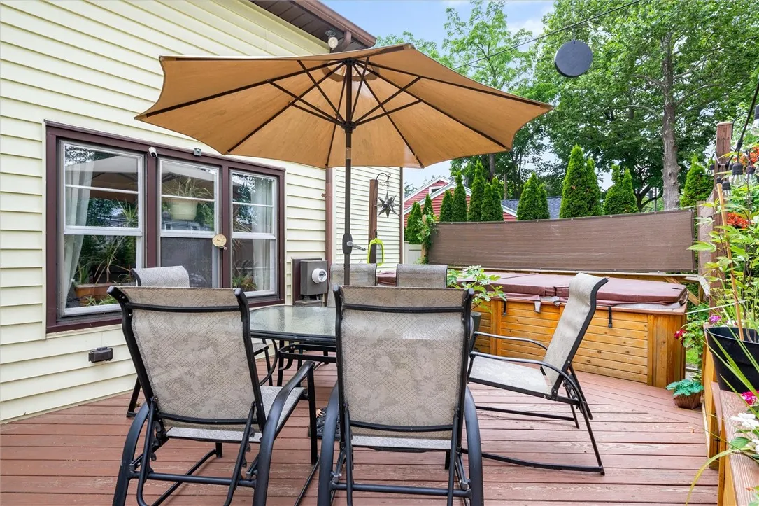 30 Lanark Crescent, Rochester, New York 14609, Rochester, New York 14609, 5 Bedrooms Bedrooms, 8 Rooms Rooms,2 BathroomsBathrooms,Residential,For Sale,30 Lanark Crescent, Rochester, New York 14609,R1624193